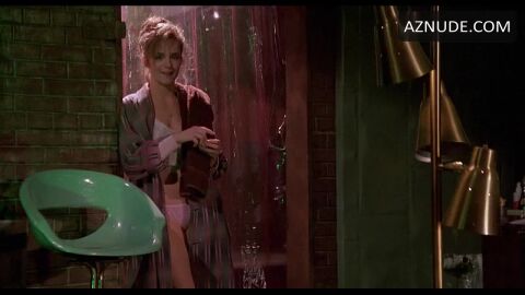 1986 bed beverly_switzler clip dressing_gown feeling_chest howard howard_the_duck in_bed kissing making_love movie pyjamas seducing tagme underwear video